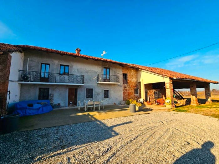 Casa con 6 locali in vendita in Frazione Santo Stefano, Bene Vagienna