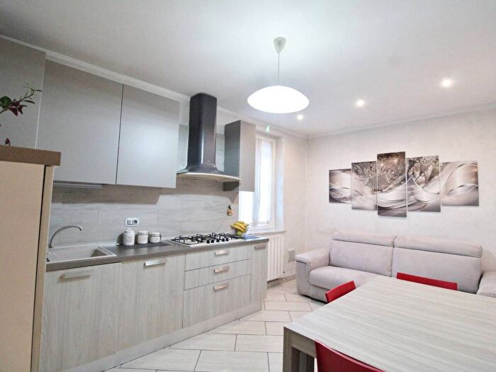 Appartamento bilocale in vendita in Via Principe Amedeo, Centro, Parabiago