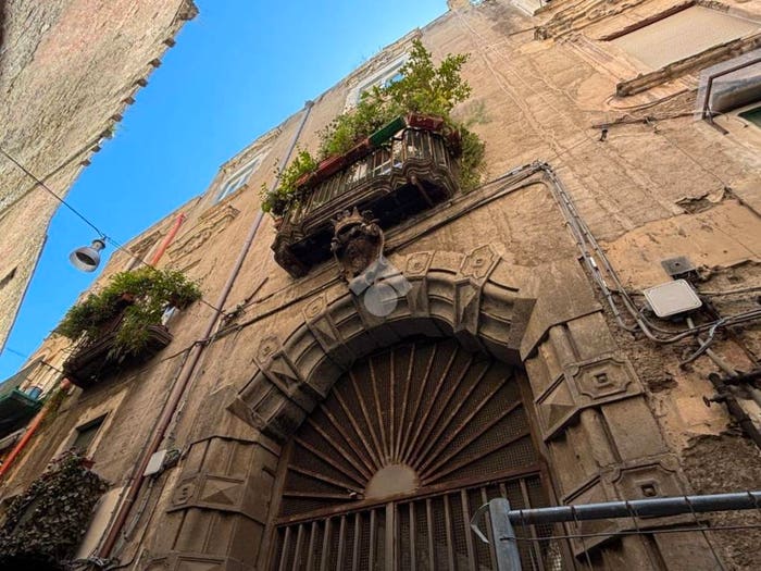 Appartamento con 5 locali in vendita in Via pisanelli, Centro Storico, Napoli