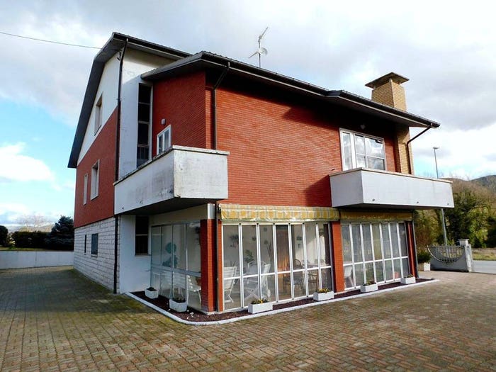 Casa con 6 locali in vendita in Frazione Melano, Melano, Fabriano