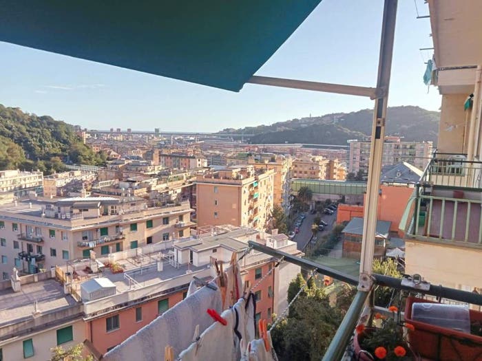 Appartamento con 6 locali in vendita in Via Pierino Negrotto Cambiaso, Rivarolo, Genova