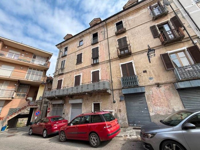 Appartamento con 5 locali in vendita in Via Rivassola, Centro, Cuorgnè