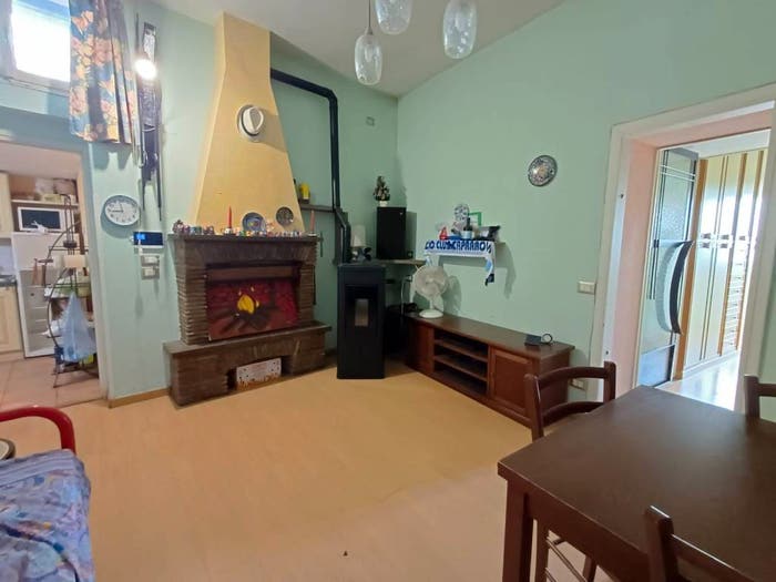 Appartamento trilocale in vendita in Via Casetta, Centro, Caprarola