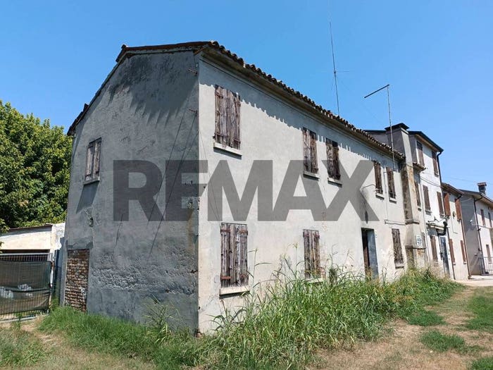 Casa con 6 locali in vendita in Stienta