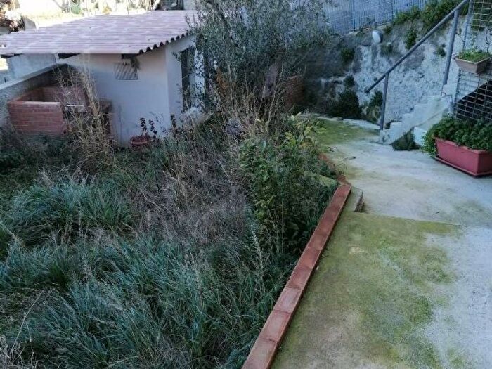 Casa trilocale in vendita in Viale Vincenzo Gattoleo, Pontegrande Sant'Elia, Catanzaro