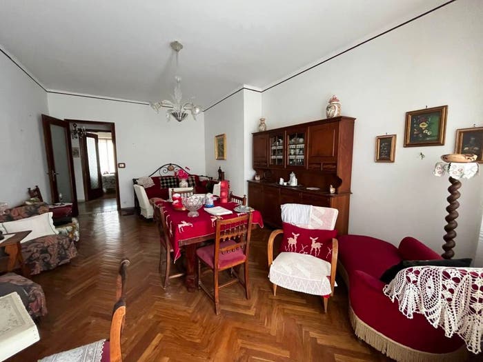 Appartamento quadrilocale in vendita in Piazza Generale Giuseppe Perotti, Centro, Carrù