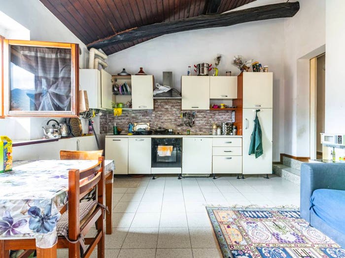 Appartamento trilocale in vendita in Via Camillo Benso di Cavour, Centro, Nembro