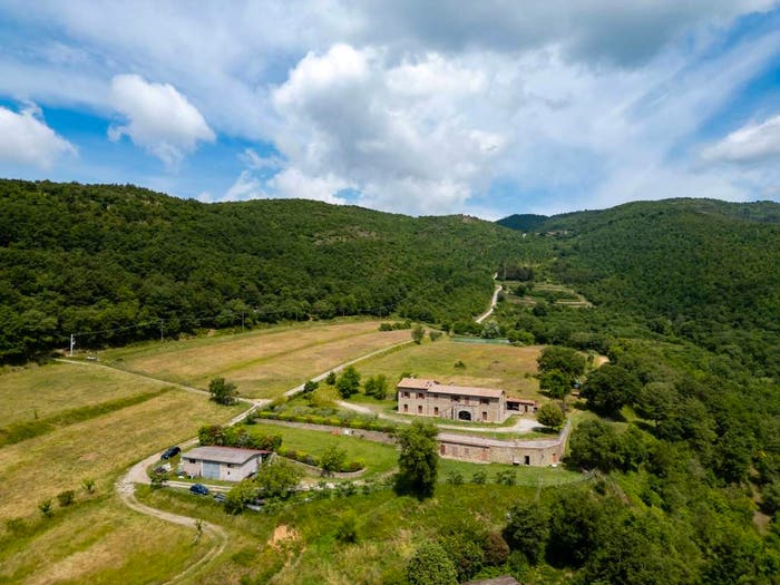 Casa con 6 locali in vendita in Case Sparse ValecchieMontanare, Cortona