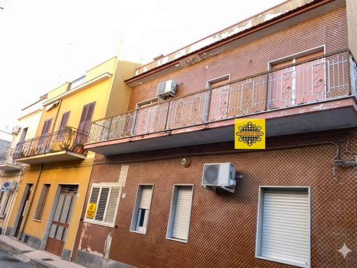Casa con 6 locali in vendita in VIA BALILLA, Centro, Avola