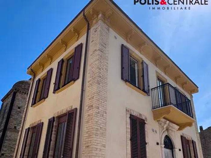 Appartamento con 6 locali in vendita in Via Roma SNC, Cupra Marittima