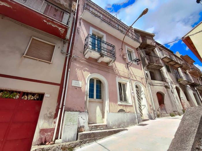 Casa trilocale in vendita in Via San Carlo, Bafia, Castroreale