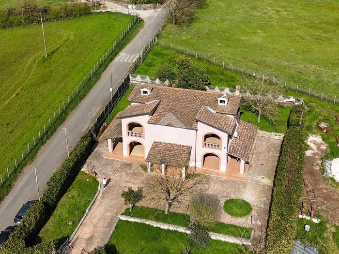 Appartamento con 6 locali in vendita in Contrada Poggio Romano, Paliano