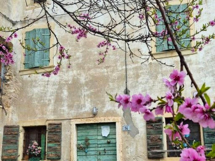 Casa con 5 locali in vendita in Cazzano di Tramigna