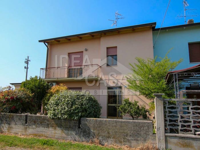 Casa con 5 locali in vendita in Via ChiavicheSan Giovanni, Centro, Concordia sulla Secchia