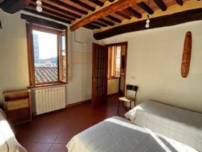 Appartamento con 6 locali in vendita in Piazza Anfiteatro Torre Guinigi, Lucca