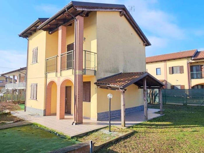 Casa quadrilocale in vendita in VIA PIETRO MICCA, Centro, Cigliano