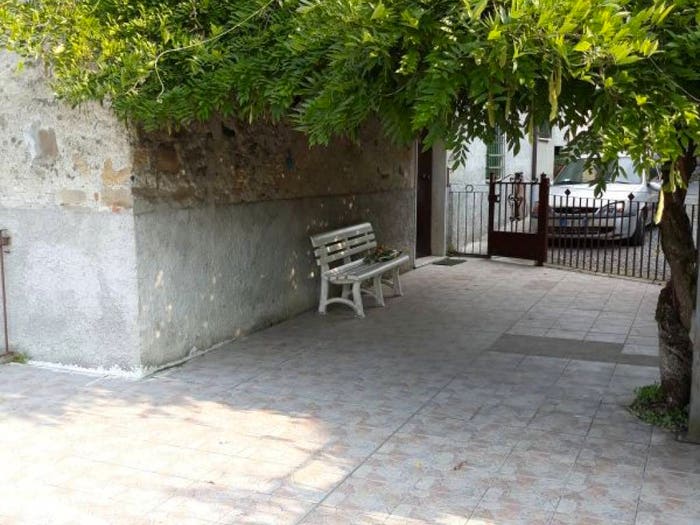 Casa con 6 locali in vendita in Via Bosio, Gavi