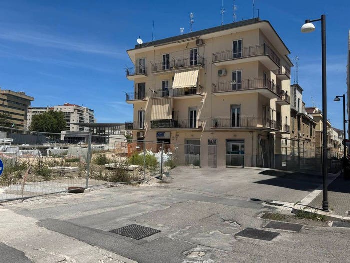 Appartamento con 5 locali in vendita in Via Vincenzo Cappelluti, Centro, Matera
