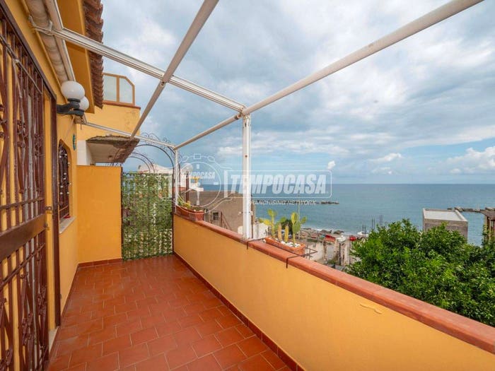 Appartamento trilocale in vendita in Via del Corsaro, Acqualadrone Spartà, Messina
