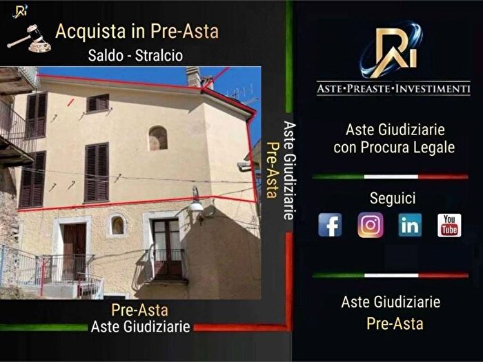 Appartamento trilocale in vendita in Discesa San Nicola, Centro, Sorbo San Basile