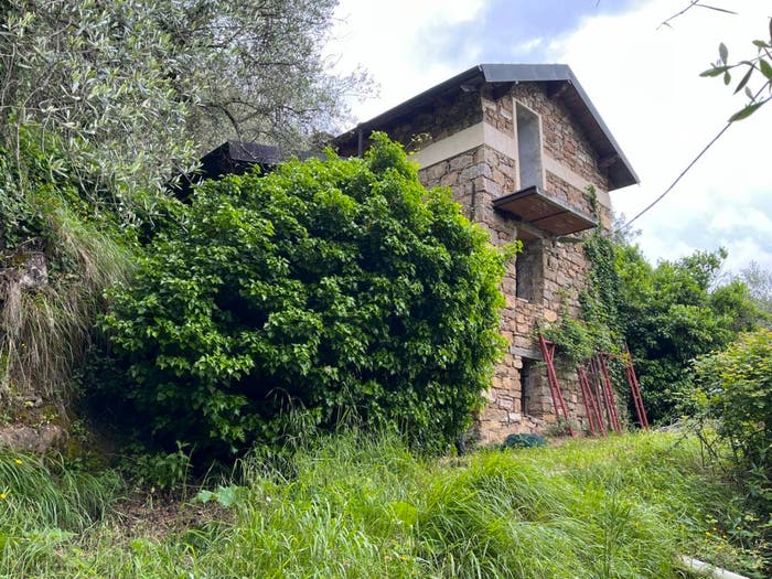 Casa trilocale in vendita in Strada San Pietro, Apricale