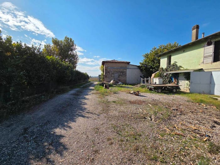 Casa con 6 locali in vendita in Via Ponti, Budrio