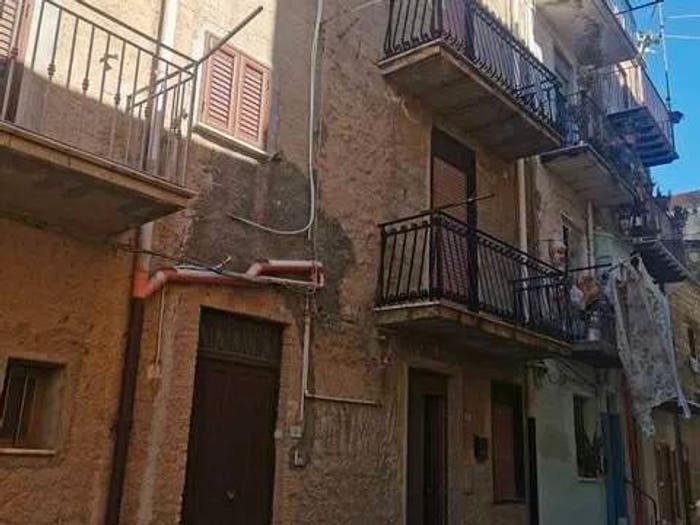 Casa bilocale in vendita in Via Napoli, Cianciana
