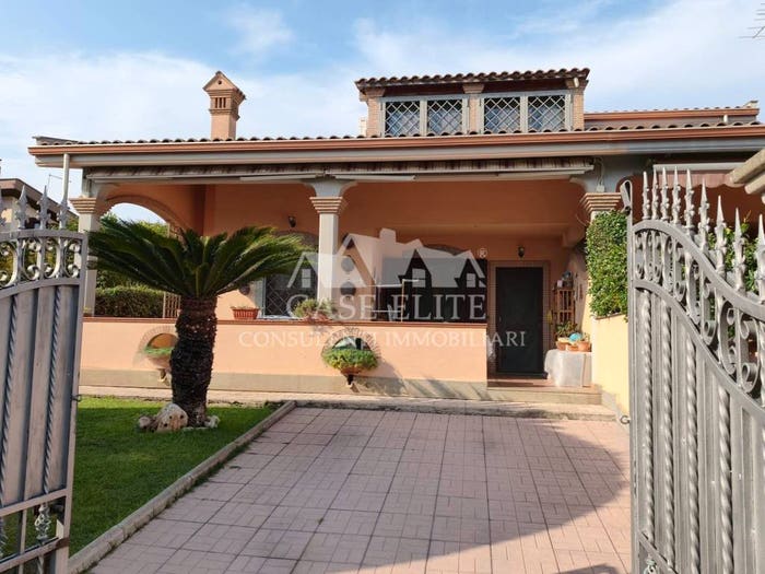 Casa quadrilocale in vendita in Largo Marmore, Tor San Lorenzo Nuova California, Ardea