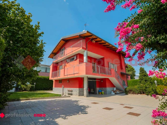 Casa con 6 locali in vendita in Madonna Della Neve, Cumiana