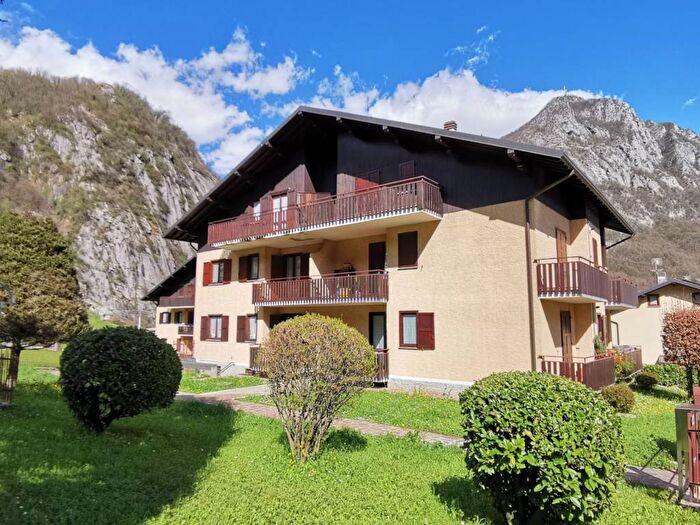 Appartamento bilocale in vendita in Via Celestino Ferrario, Pasturo
