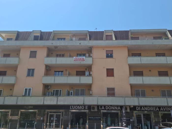 Appartamento trilocale in vendita in Via Gioacchino Rossini, Curti