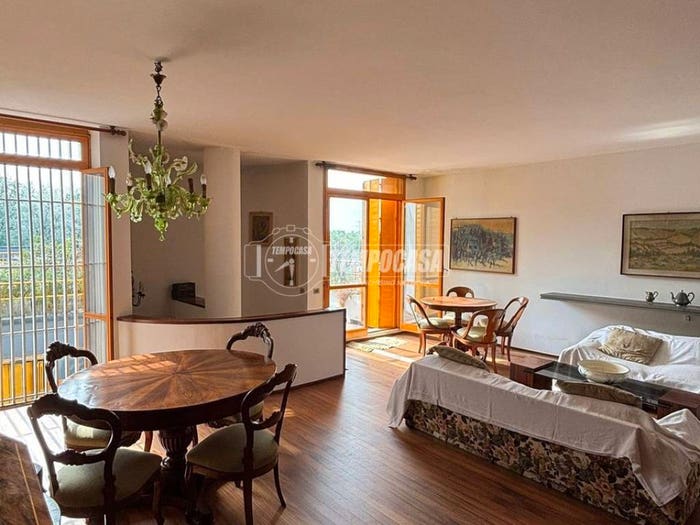 Appartamento con 6 locali in vendita in Viale del Sagittario, Villaggio Zeta, Modena