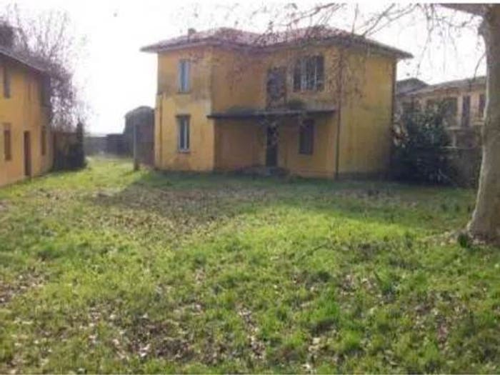 Casa con 6 locali in vendita in Via Roma, Semiana