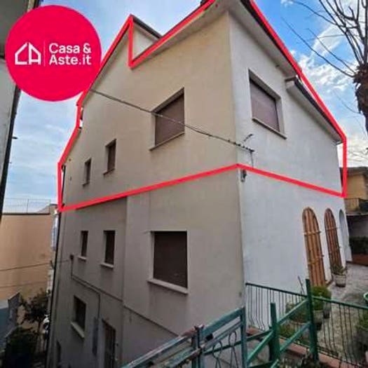 Appartamento con 6 locali in vendita in Viale Felice Cavallotti, Centro, Montegranaro