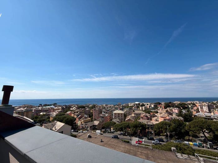 Appartamento con 6 locali in vendita in Via Giuseppe Mendozza, Quarto, Genova
