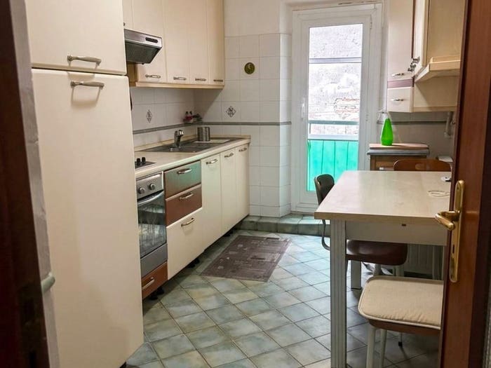 Appartamento trilocale in vendita in Via Germano Jori, Certosa, Genova