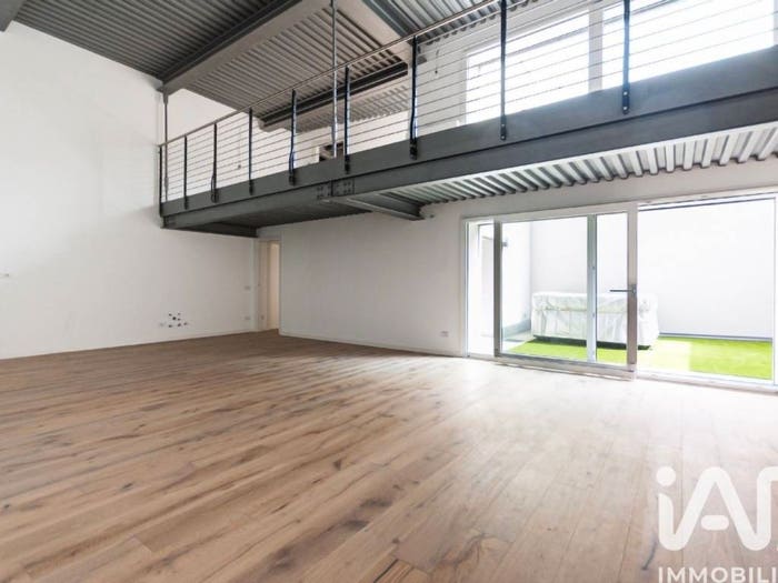 Appartamento trilocale in vendita in Via Monte Altissimo, Certosa, Milano