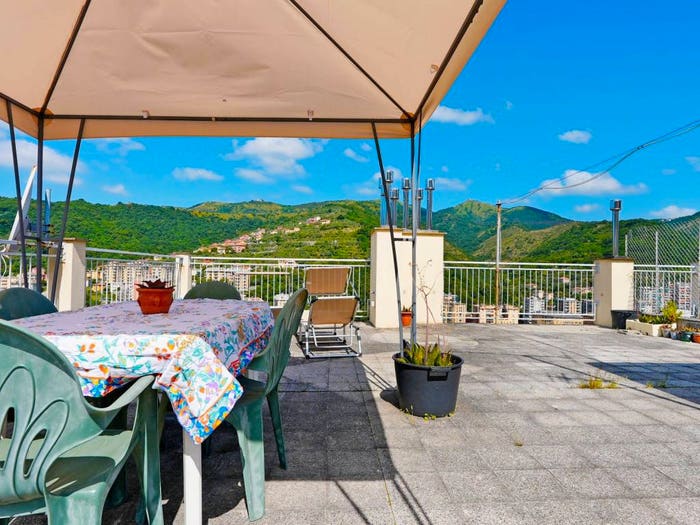 Appartamento trilocale in vendita in Via Terpi, Molassana, Genova
