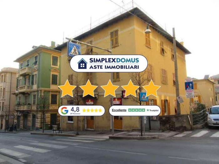 Appartamento trilocale in vendita in Viale Carlo Canepa, Sestri Ponente, Genova