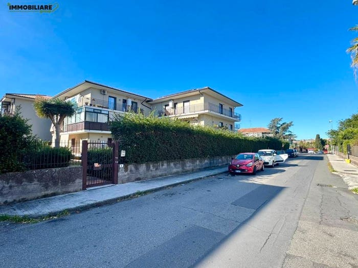Appartamento quadrilocale in vendita in Via Francia, Centro, Gravina di Catania