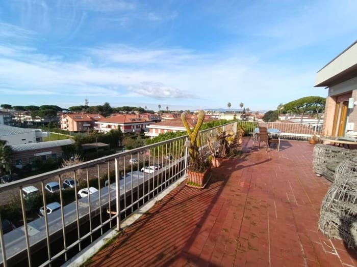 Casa quadrilocale in vendita in Marina di Massa Centro, Massa
