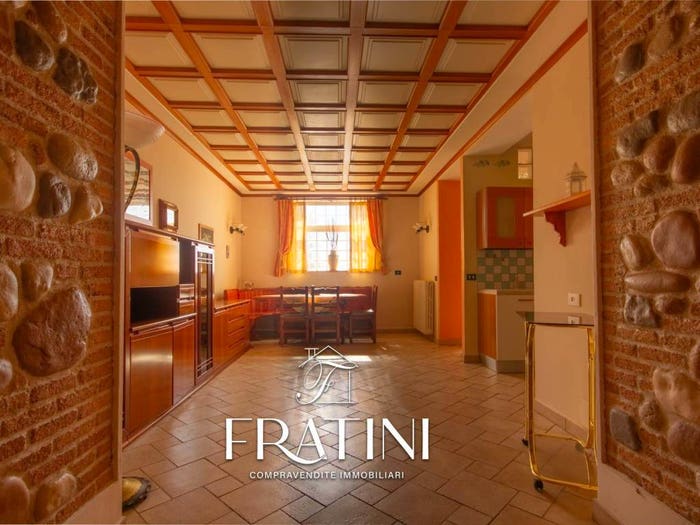 Casa con 6 locali in vendita in Viale Madonna della Misericordia, Ancarano