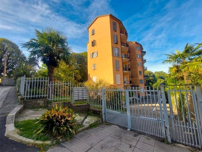 Appartamento trilocale in vendita in Via Rienza, Camnago Volta, Como