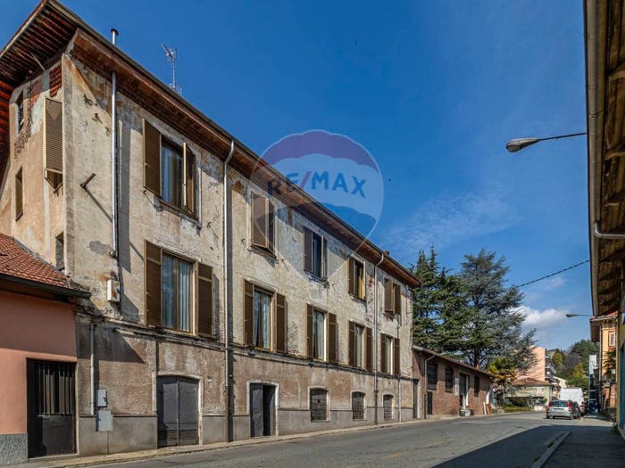 Appartamento con 6 locali in vendita in Via Gamba, Chiavazza, Biella
