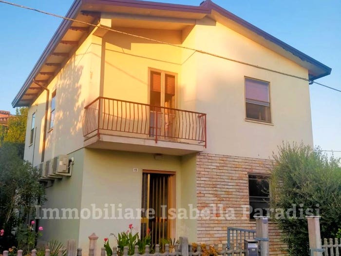 Casa con 6 locali in vendita in Centro, Conselice