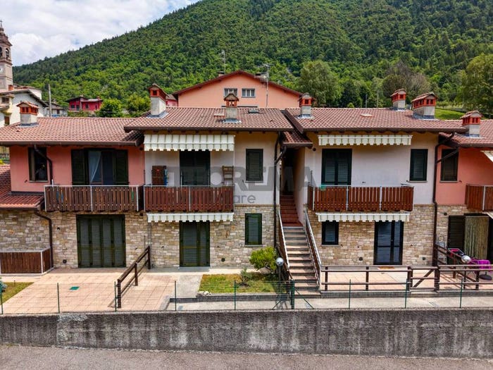 Appartamento trilocale in vendita in Via Rovario, Cerete Alto, Cerete