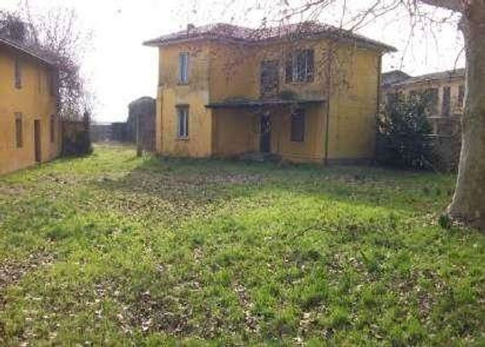 Casa trilocale in vendita in Via Roma, Semiana