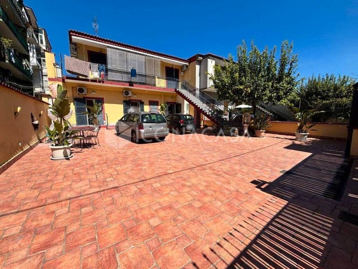 Appartamento quadrilocale in vendita in Via Francesco Murri, Arzano