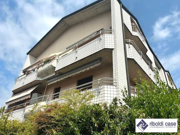 Appartamento quadrilocale in vendita in Via Santa Elisabetta, Centro, Muggiò