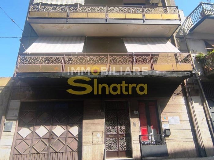 Appartamento con 6 locali in vendita in Via della Libertà, Paternò